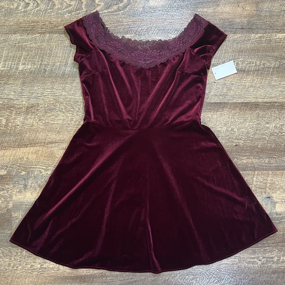 B. Darlin Velvet Fit Flare Dress Juniors 13/14 Burgundy Lace Neckline Skater